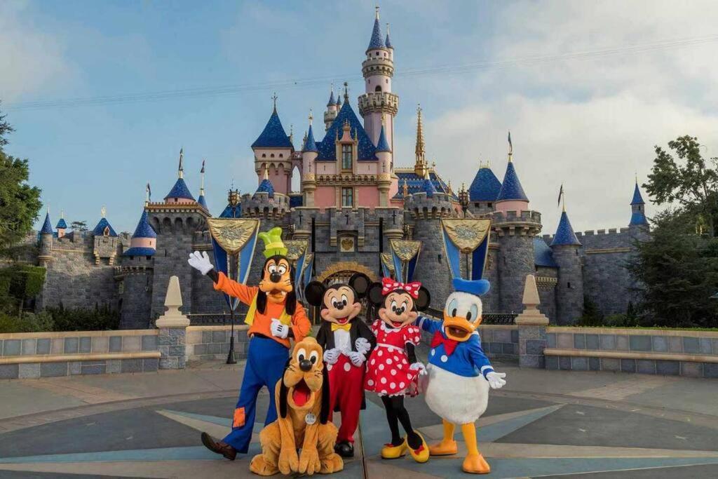 2 Miles To Disneyland -Free Parking! In Anaheim Ca Kültér fotó
